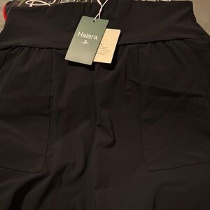 HALARA Sleek Black Joggers